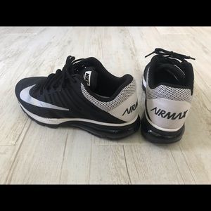 Men’s Nike Airmax running sneakers size 11